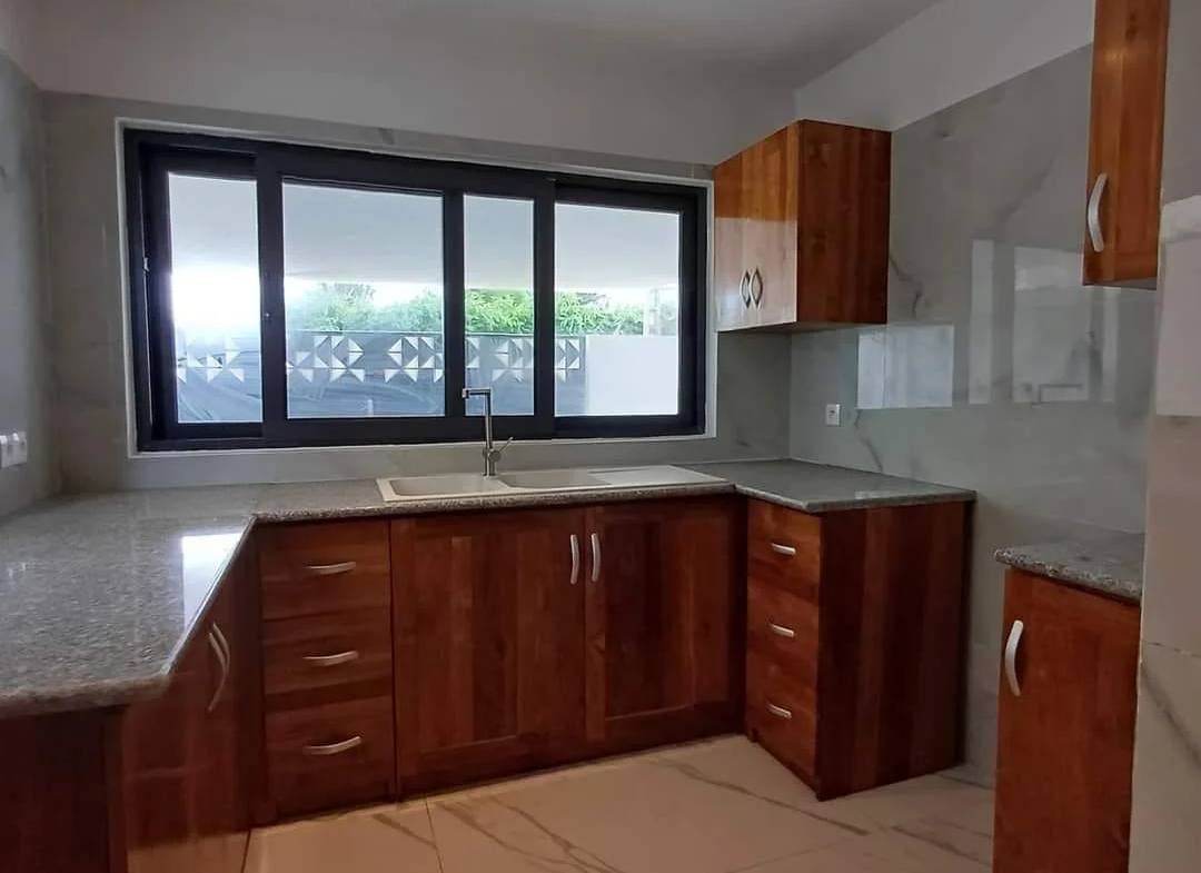 Villa Duplex de 4 Chambres Salon Très Luxueuse avec Piscine - BENIN-IMMO