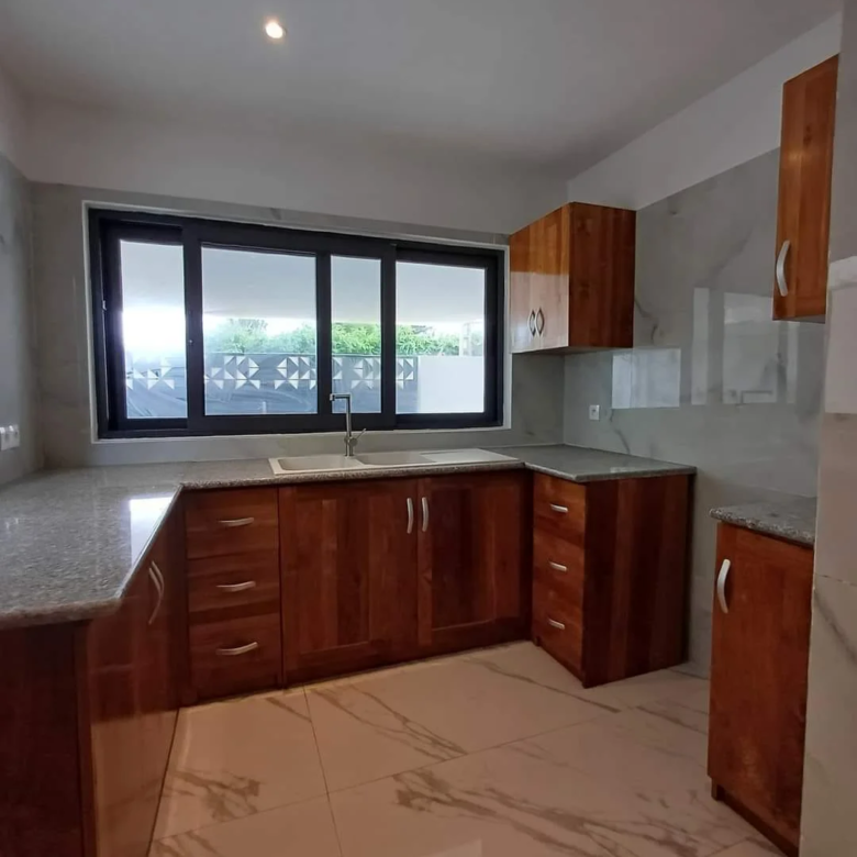 Villa Duplex de 4 Chambres Salon Très Luxueuse avec Piscine - BENIN-IMMO