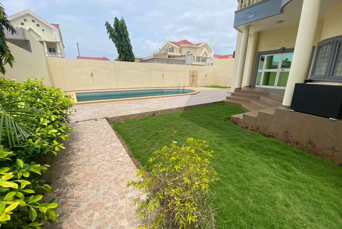 Villa Duplex de Luxe à Vendre – Akpakpa Cité CEN-SAD - BENIN-IMMO