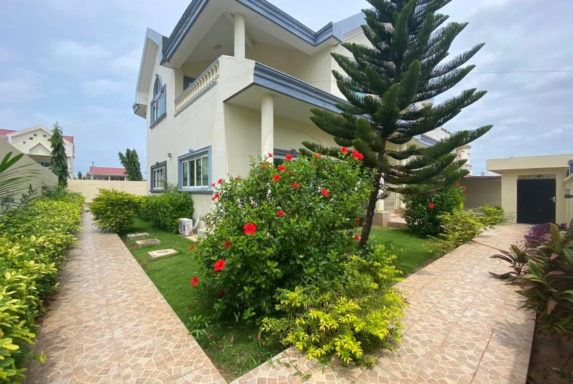 Villa Duplex de Luxe à Vendre – Akpakpa Cité CEN-SAD - BENIN-IMMO