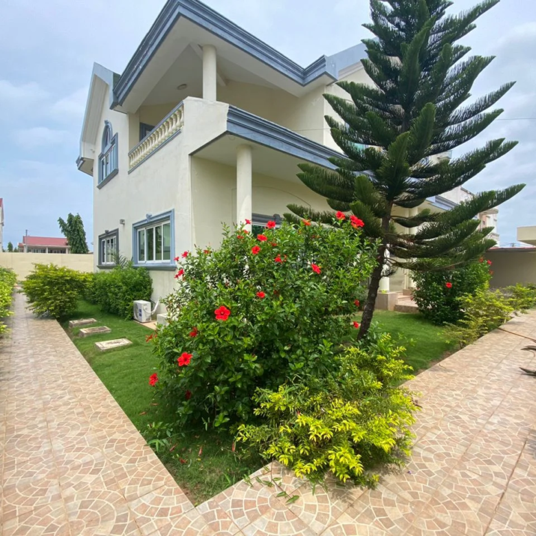 Villa Duplex de Luxe à Vendre – Akpakpa Cité CEN-SAD - BENIN-IMMO