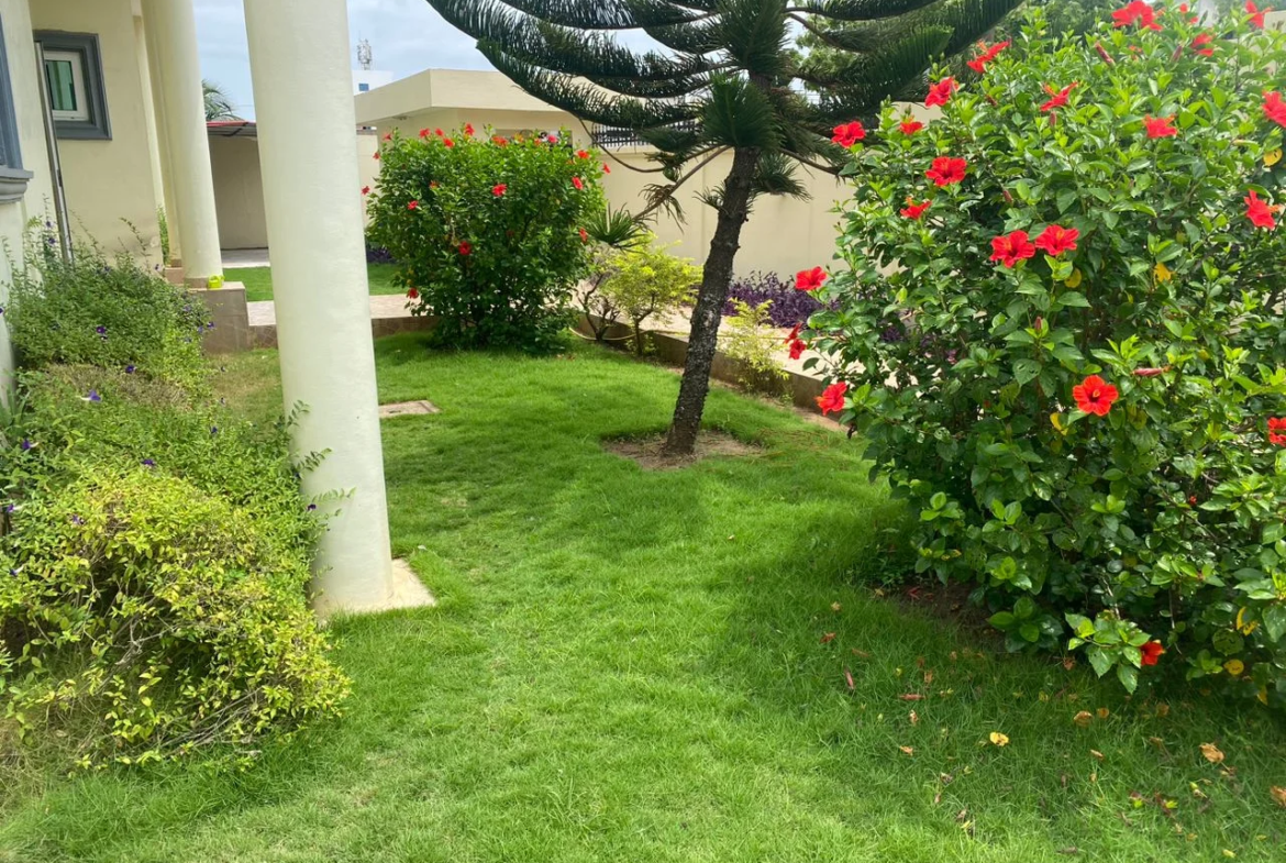 Villa Duplex de Luxe à Vendre – Akpakpa Cité CEN-SAD - BENIN-IMMO