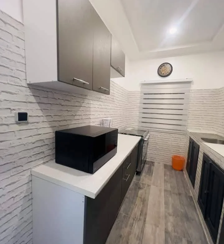 Appartement Meublé de 3 Pièces à Louer à Fidjrossè - BENIN-IMMO