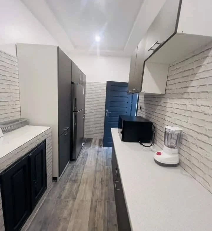 Appartement Meublé de 3 Pièces à Louer à Fidjrossè - BENIN-IMMO