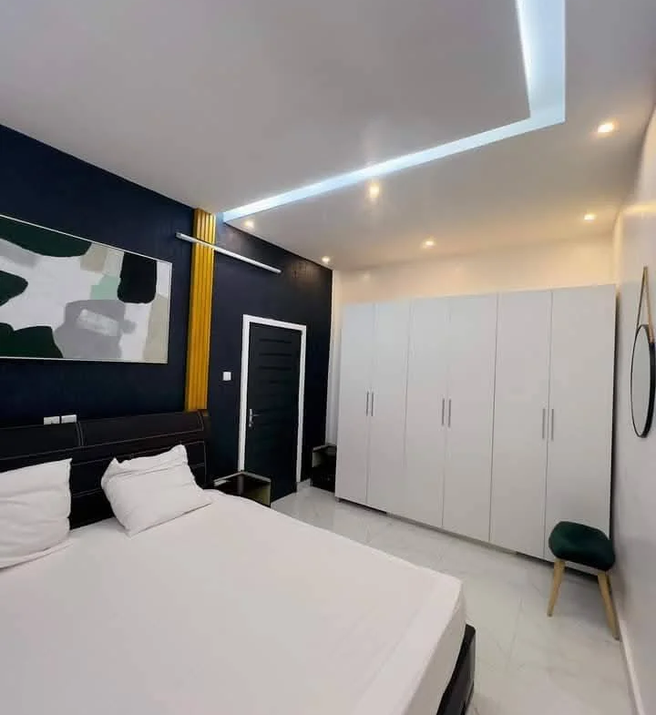 Appartement Meublé de 3 Pièces à Louer à Fidjrossè - BENIN-IMMO