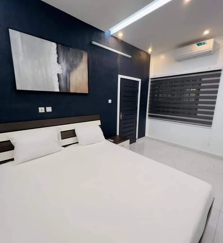 Appartement Meublé de 3 Pièces à Louer à Fidjrossè - BENIN-IMMO
