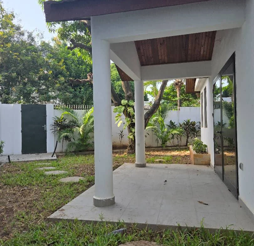 Coquette Villa Basse à Louer - Haie Vives, Cadjehoun, Cotonou - BENIN-IMMO
