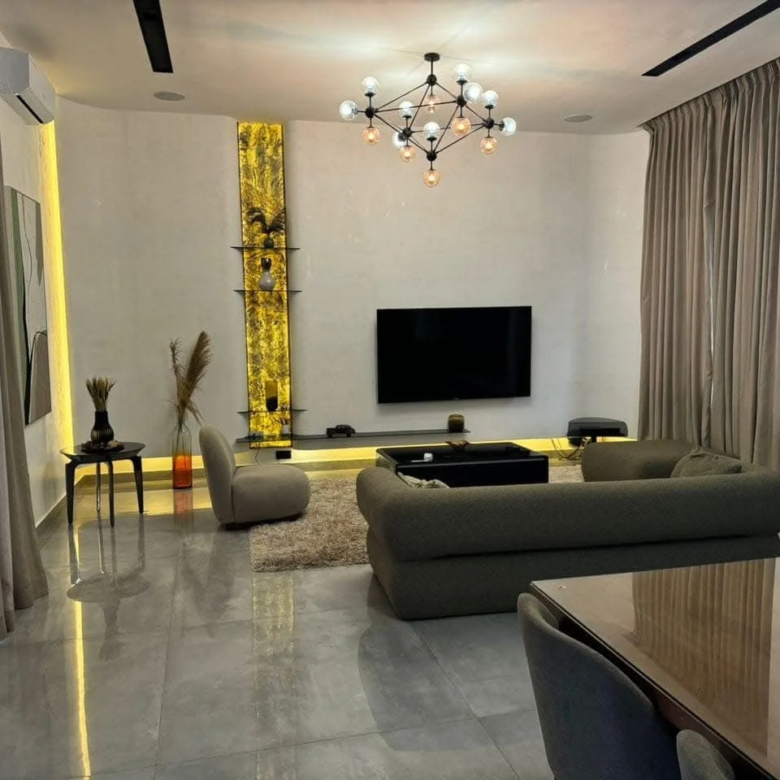 Villa Meublée Luxueuse à Louer à Cotonou – Fidjrossè Plage - BENIN-IMMO