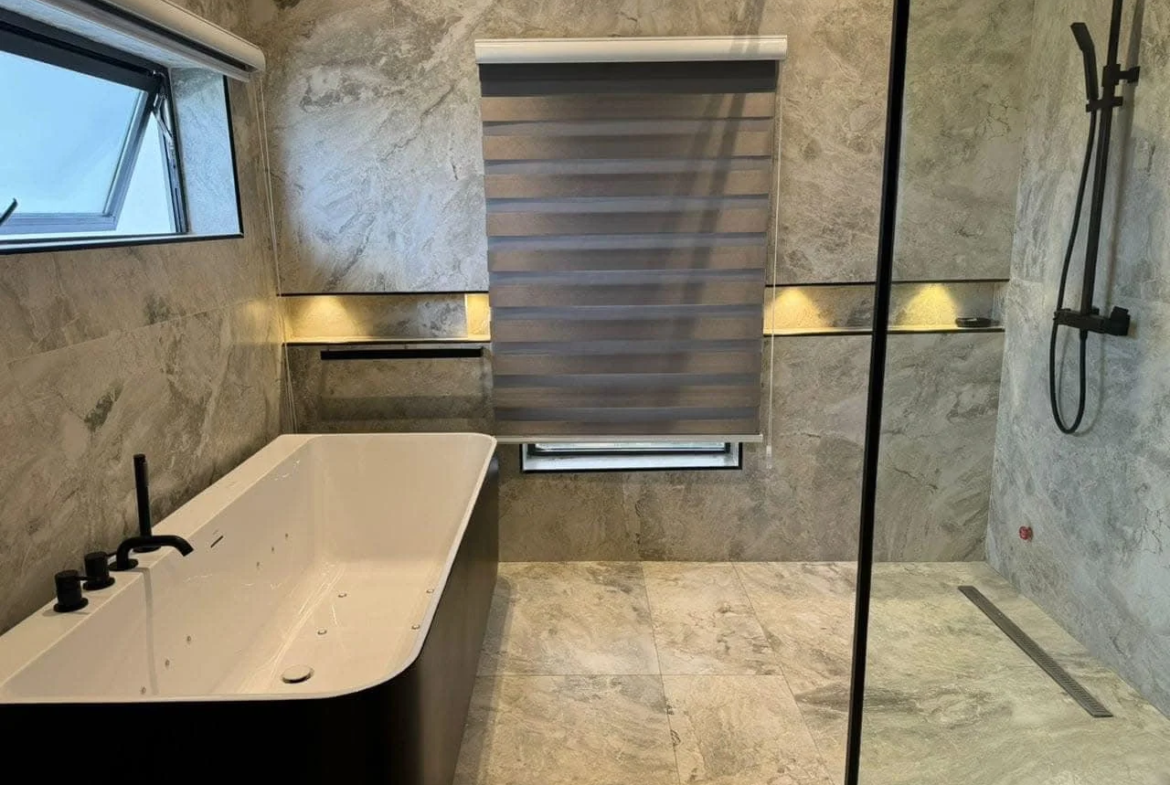 Villa Meublée Luxueuse à Louer à Cotonou – Fidjrossè Plage - BENIN-IMMO