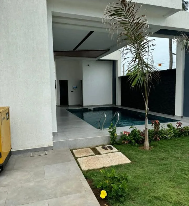 Villa Meublée Luxueuse à Louer à Cotonou – Fidjrossè Plage - BENIN-IMMO