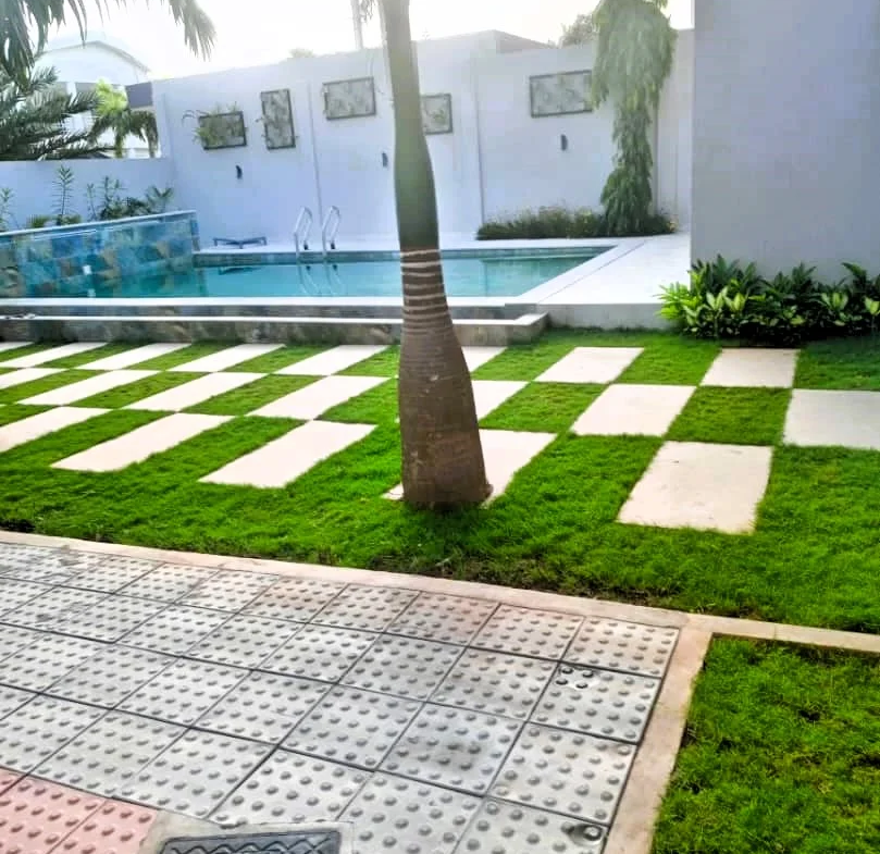 Villa Moderne avec Piscine et Jardin à Louer à Akpakpa CENSAD – Cotonou - BENIN-IMMO