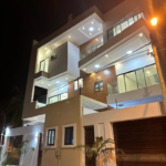 A Vendre Deux Villas Modernes avec Piscine à Fidjrossè Plage