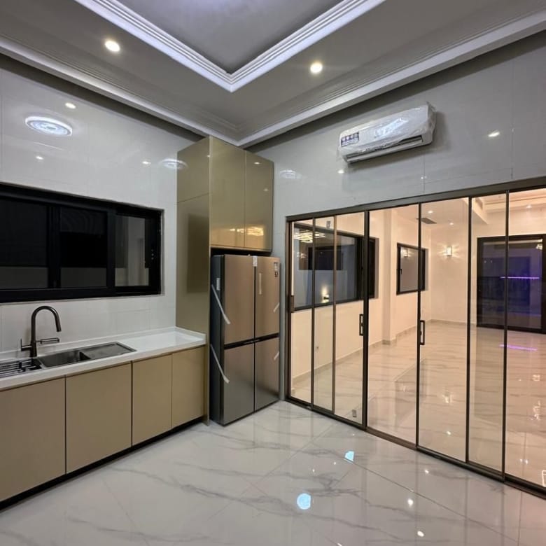 A Vendre : Deux Villas Modernes avec Piscine et vue sur mer à Fidjrossè Plage - BENIN-IMMO