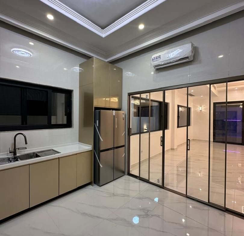 A Vendre : Deux Villas Modernes avec Piscine et vue sur mer à Fidjrossè Plage - BENIN-IMMO