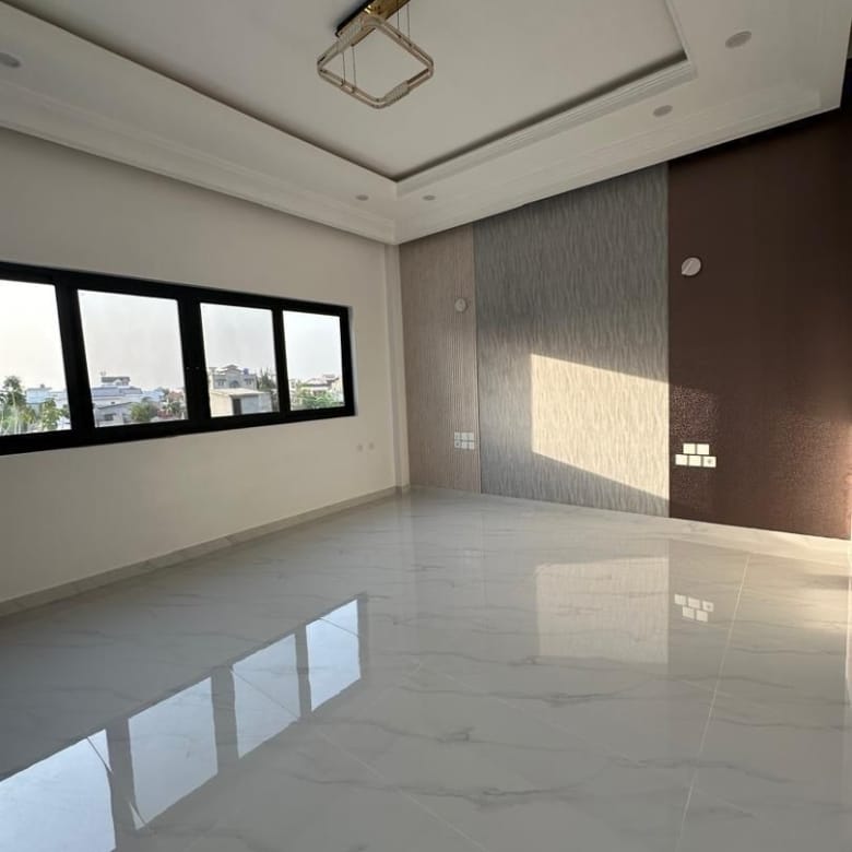 A Vendre : Deux Villas Modernes avec Piscine et vue sur mer à Fidjrossè Plage - BENIN-IMMO