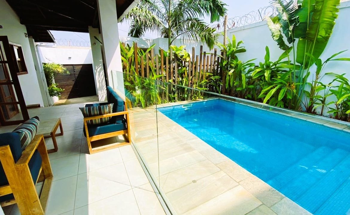 Belle Villa avec Piscine et Jardin à Louer à Fidjrossè - Cotonou - BENIN-IMMO