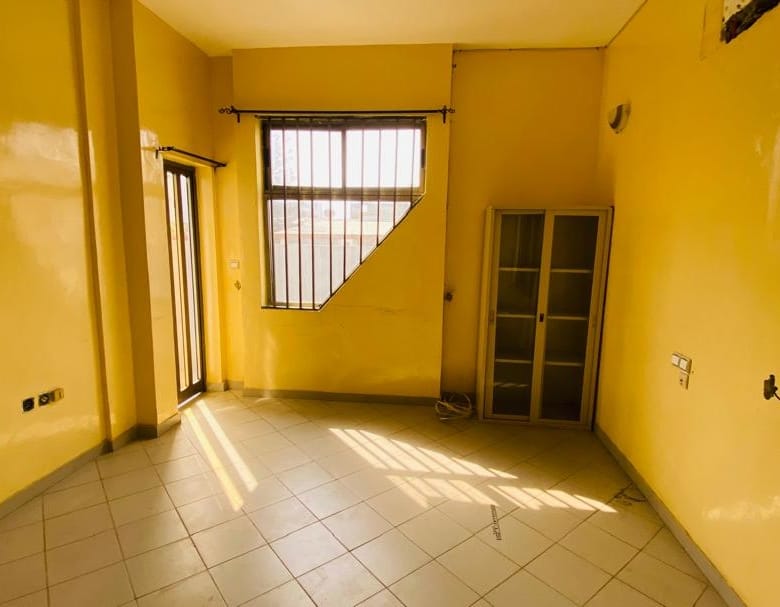 Bureaux de 10 Pièces à Louer à Fidjrossè - Cotonou - BENIN-IMMO