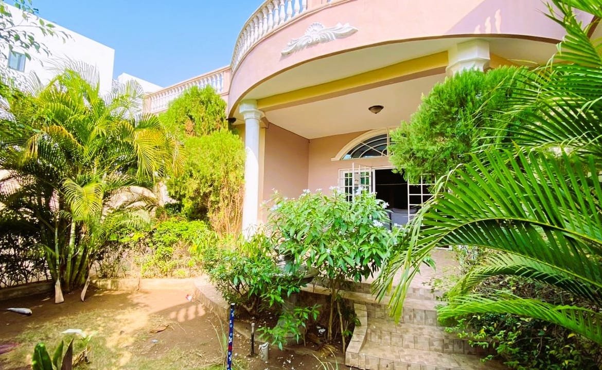 Villa de 4 Chambres à Louer à Fidjrossè Plage - Cotonou - BENIN-IMMO