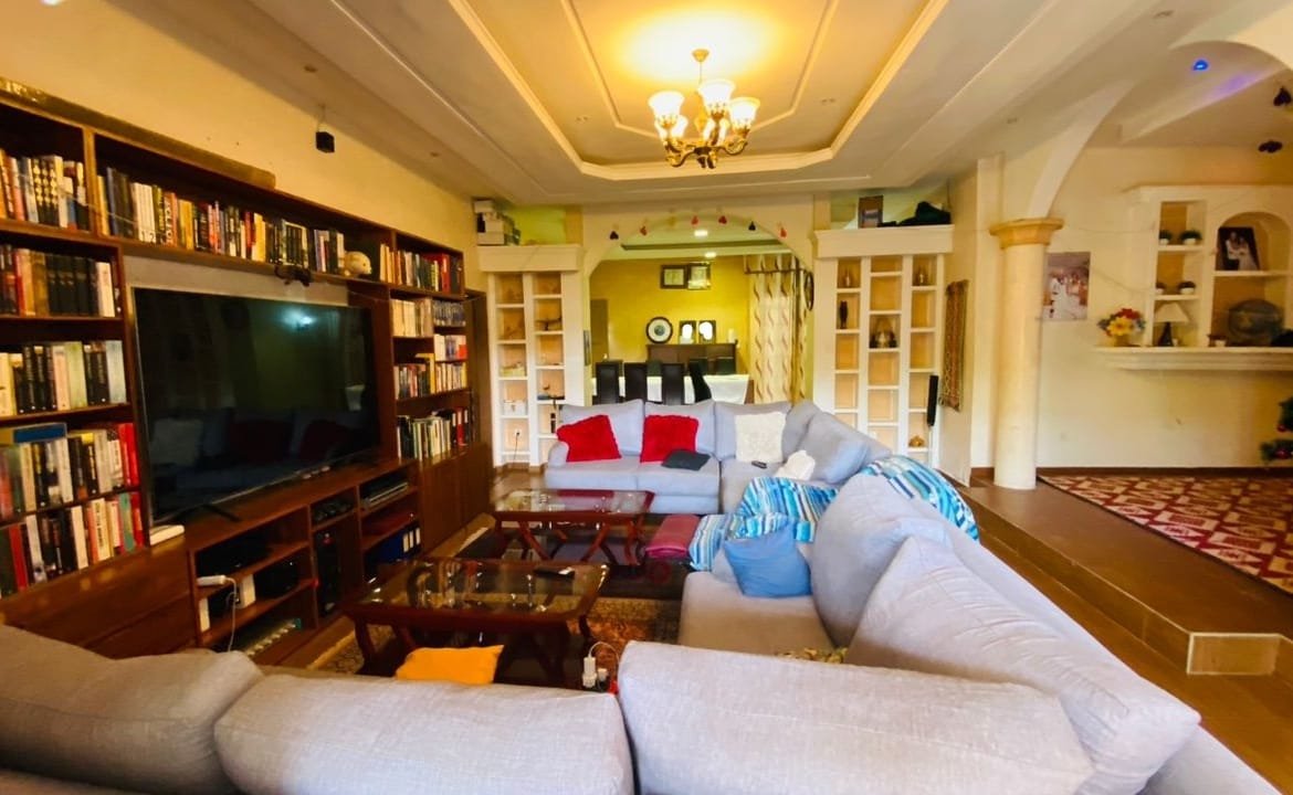 Villa de 4 Chambres à Louer à Fidjrossè Plage - Cotonou - BENIN-IMMO