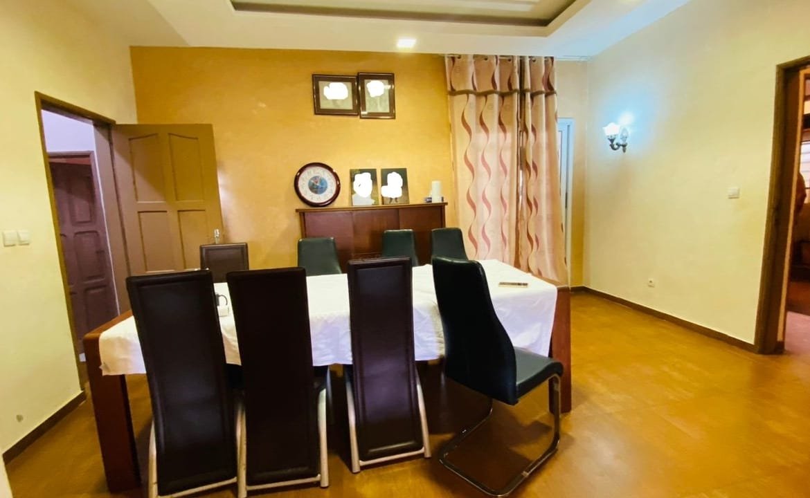 Villa de 4 Chambres à Louer à Fidjrossè Plage - Cotonou - BENIN-IMMO