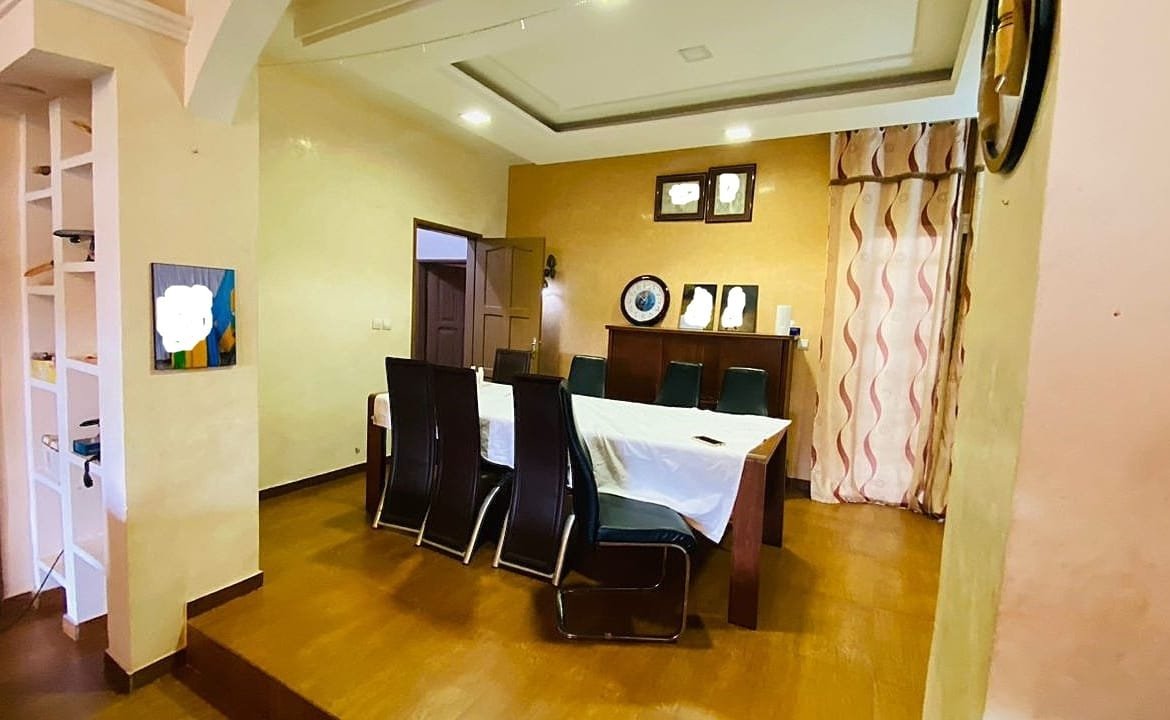 Villa de 4 Chambres à Louer à Fidjrossè Plage - Cotonou - BENIN-IMMO
