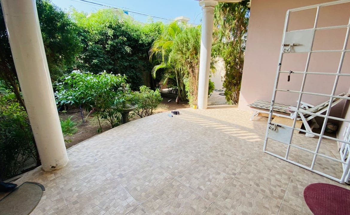 Villa de 4 Chambres à Louer à Fidjrossè Plage - Cotonou - BENIN-IMMO