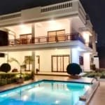 Villa duplex avec jardin et piscine à louer à Fidjrossè