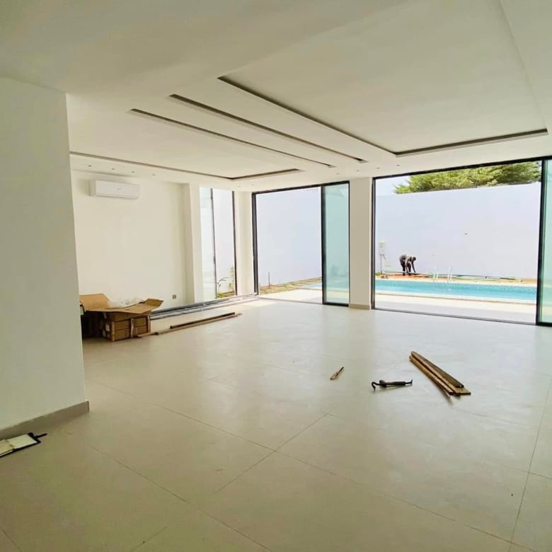 Villa avec piscine et vue sur mer à louer à Fidjrossè - BENIN-IMMO