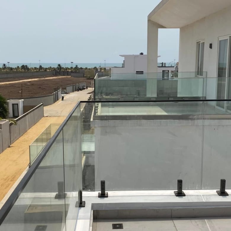 Villa avec piscine et vue sur mer à louer à Fidjrossè - BENIN-IMMO