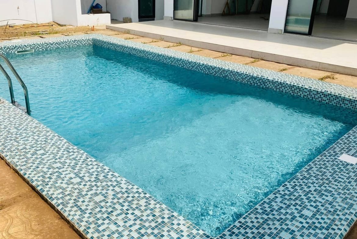 Villa avec piscine et vue sur mer à louer à Fidjrossè - BENIN-IMMO
