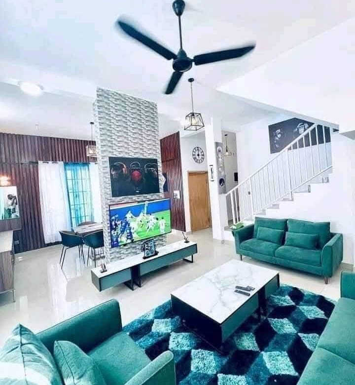 Villas de 3 Chambres à Vendre - Fidjrossè Plage - BENIN-IMMO