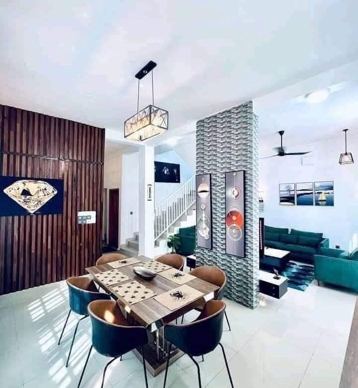 Villas de 3 Chambres à Vendre - Fidjrossè Plage - BENIN-IMMO