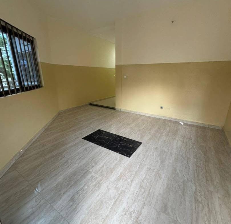 À Vendre : Immeuble de Standing au Bord des Pavés à Arconville - BENIN-IMMO