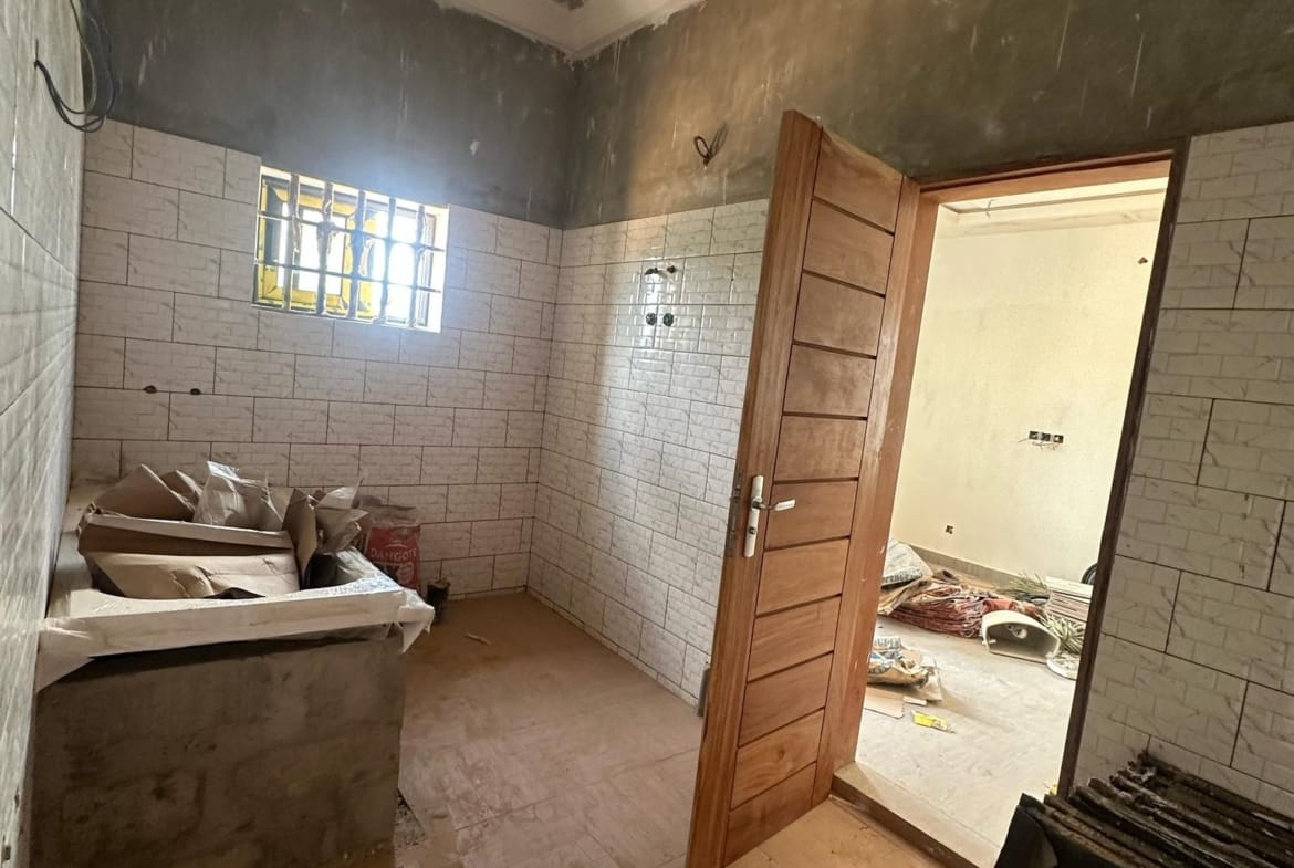 Appartement 4 Pièces Fidjrossè 500k - BENIN-IMMO