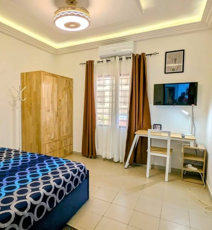 Appartement Meublé 3 Chambres – à louer à Fidjrossè plage - BENIN-IMMO