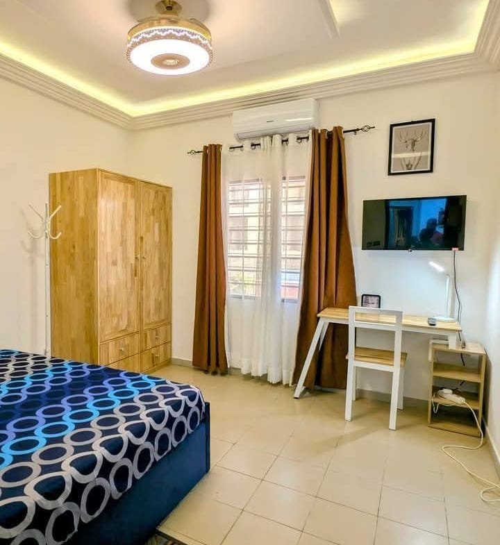 Appartement Meublé 3 Chambres – à louer à Fidjrossè plage - BENIN-IMMO