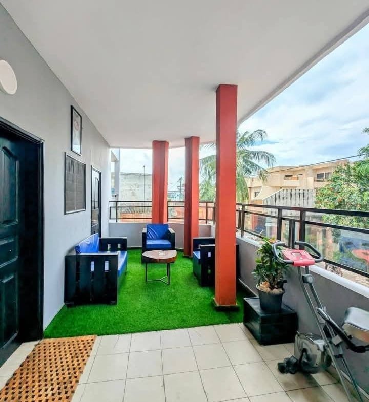 Appartement Meublé 3 Chambres – à louer à Fidjrossè plage - BENIN-IMMO