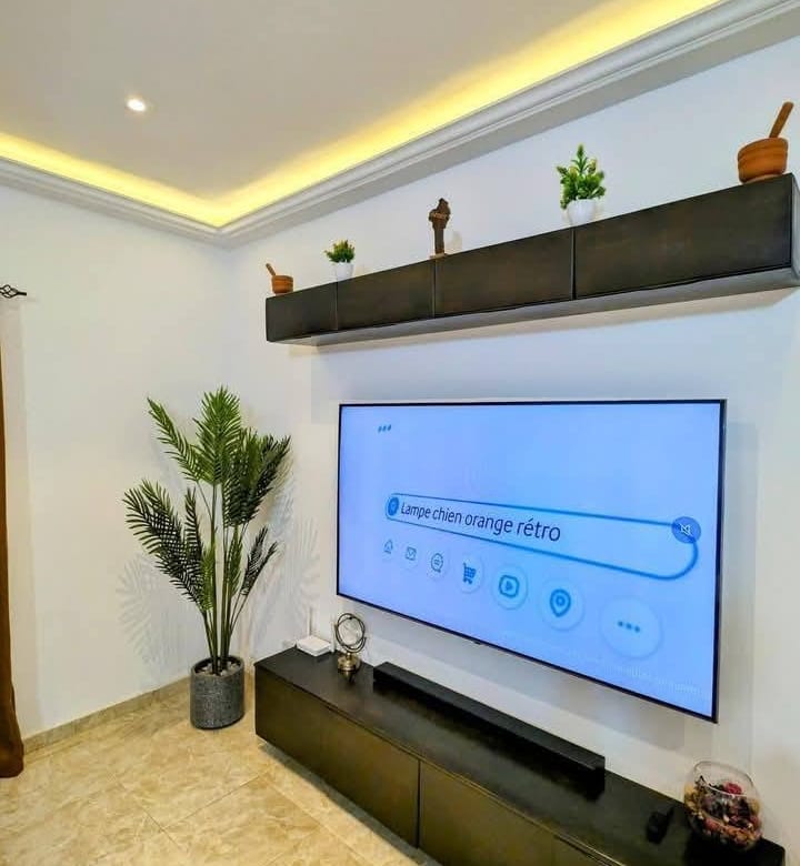 Appartement Meublé 3 Chambres – à louer à Fidjrossè plage - BENIN-IMMO