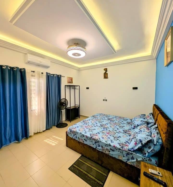 Appartement Meublé 3 Chambres – à louer à Fidjrossè plage - BENIN-IMMO