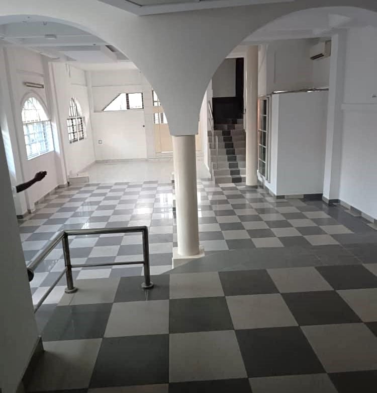 Grand Hall + Bureau à Gbégamey - BENIN-IMMO