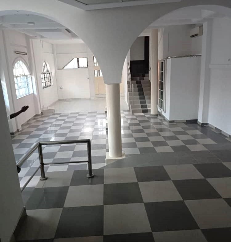 Grand Hall + Bureau à Gbégamey - BENIN-IMMO