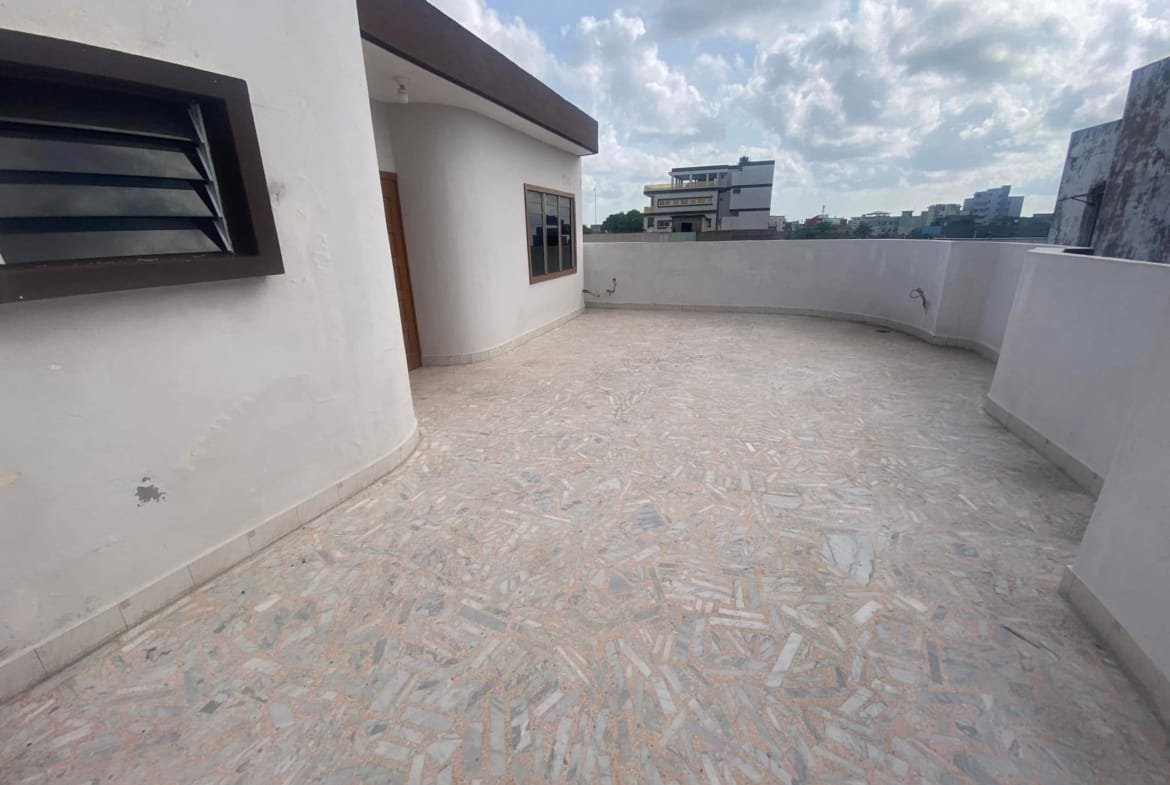 Immeuble R+2 de 11 Pièces à Louer à Cadjèhoun_16