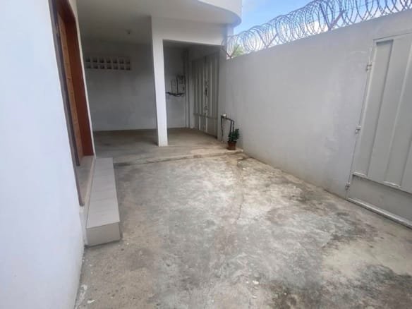 Immeuble R+2 de 11 Pièces à Louer à Cadjèhoun_18