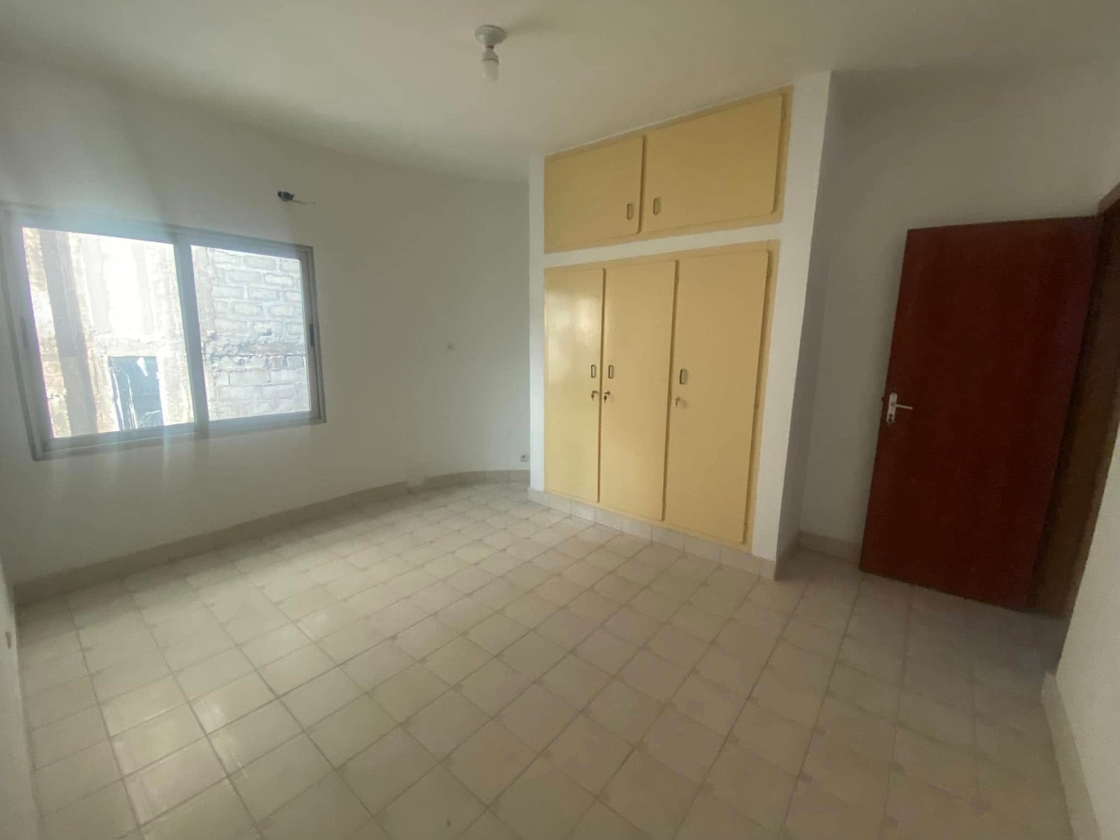 Immeuble R+2 de 11 Pièces à Louer à Cadjèhoun_7