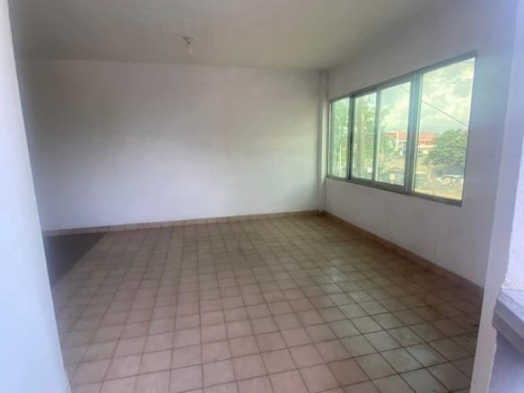 Immeuble R+2 de 11 Pièces à Louer à Cadjèhoun_9