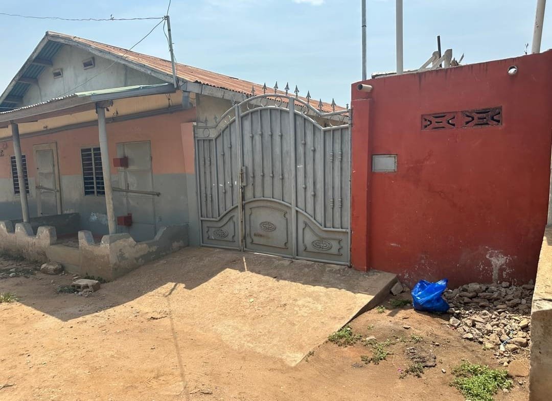 Maison locative à vendre à Calavi Aitchedji – 351 m²