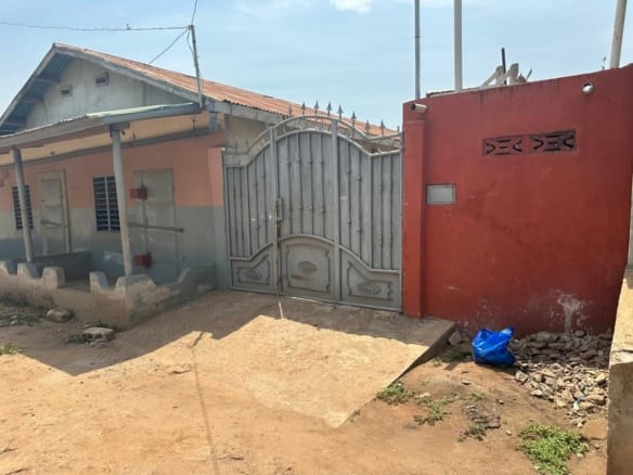 Maison locative à vendre à Calavi Aitchedji – 351 m²