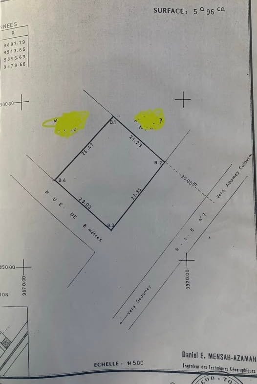 Parcelle de 596 m² en Angle au Bord du Goudron