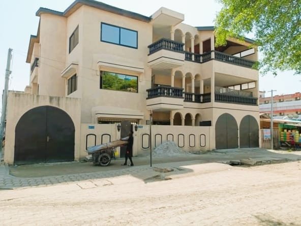 Splendide Villa R+2 à Vendre à Cotonou - Akpakpa