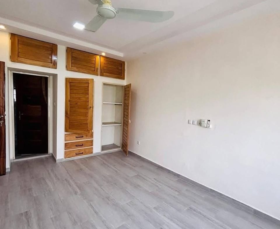 Villa 5 Chambres à louer - Les Cocotiers Cotonou - BENIN-IMMO